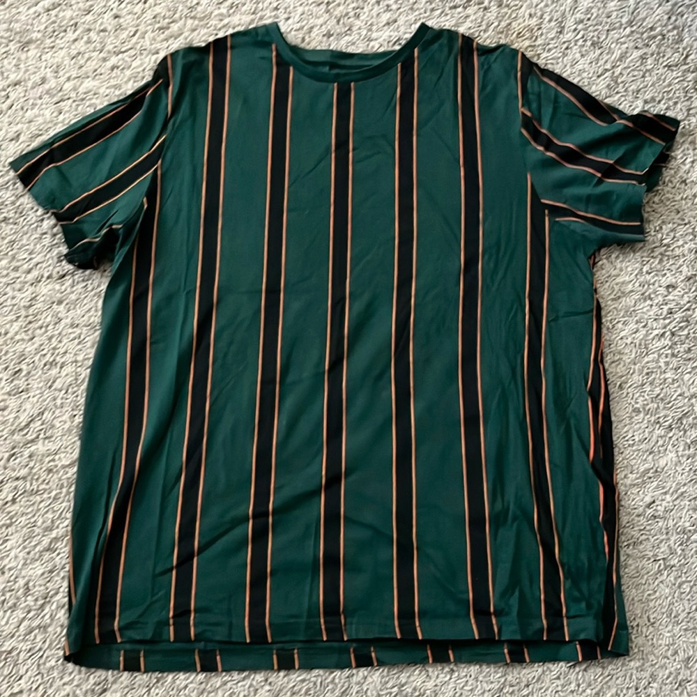 Forever 21 t shirt